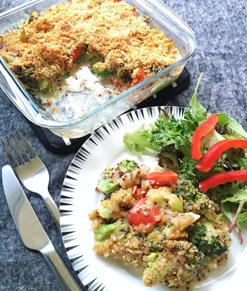 Snapdishの料理写真:Broccoli & quinoa bake|coxiella24さん