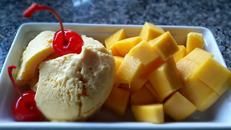 mango icecream...thai taste...|piyaphonさん