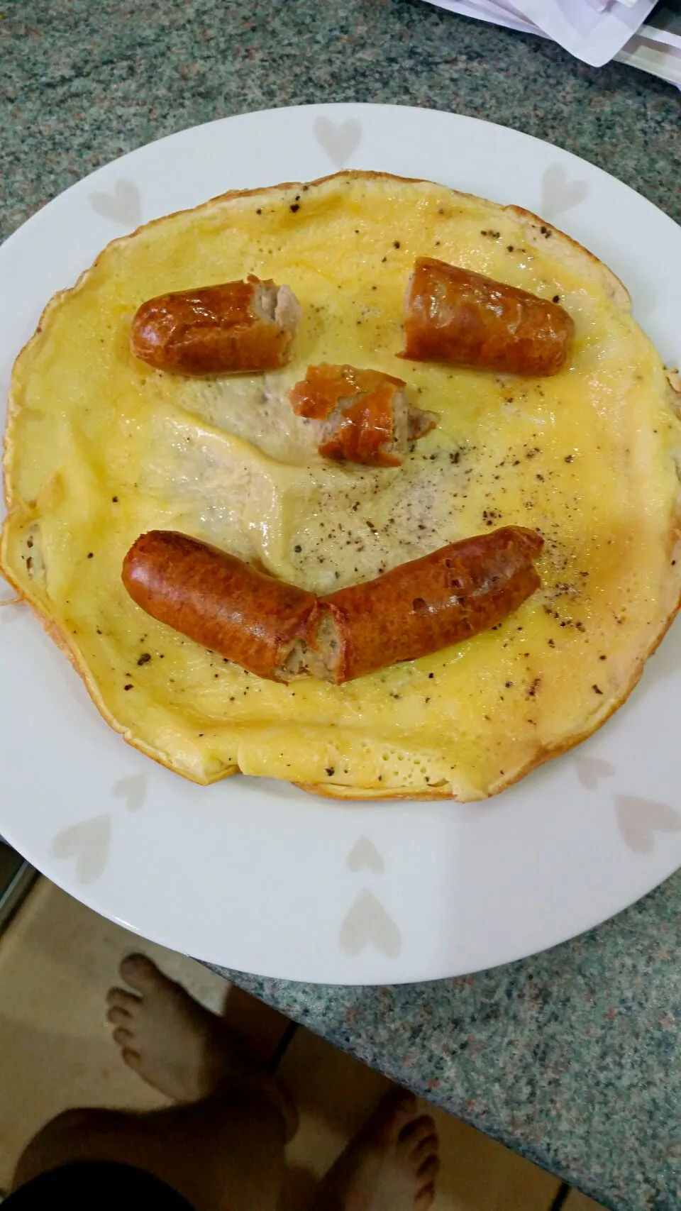 Sausage and Omelette (Morning Face)|Kieran Smithさん