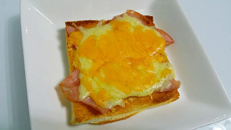 Sinful Supper 😆💁Ham & Cheese Toast 🍕
😉Double cheddar😉|🌷lynnlicious🌷さん