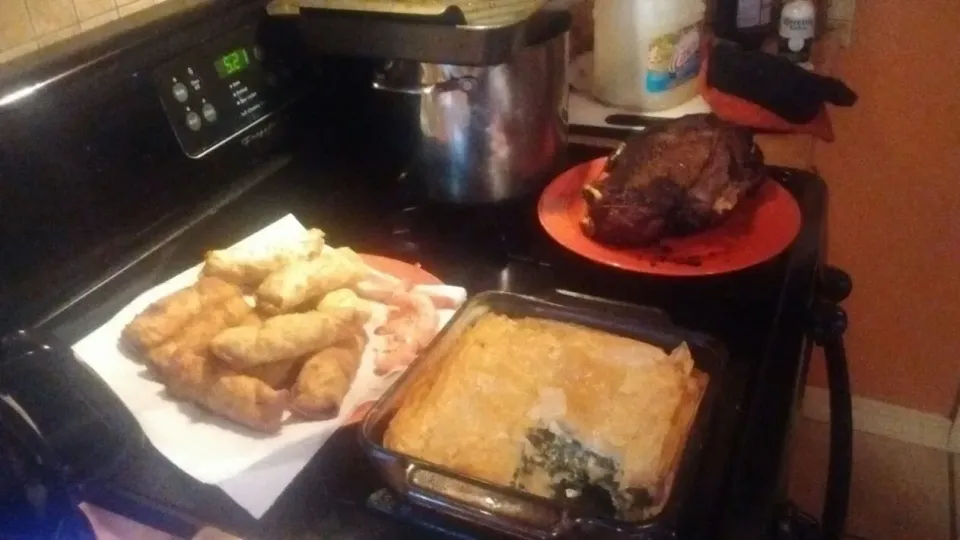 homemade egg rolls spinach pie and prime rib|Kevin Hoodさん