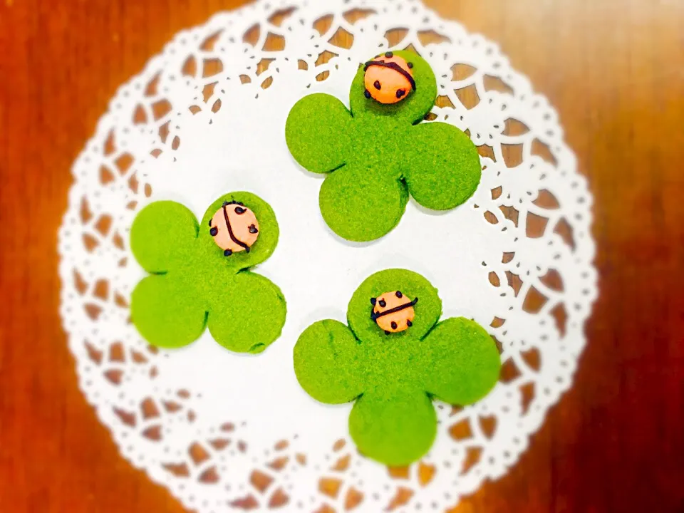 クローバーてんとう虫クッキー🍀|ハム子さん