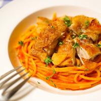 中川シェフのトマトソースパスタ チキンソテーのせ