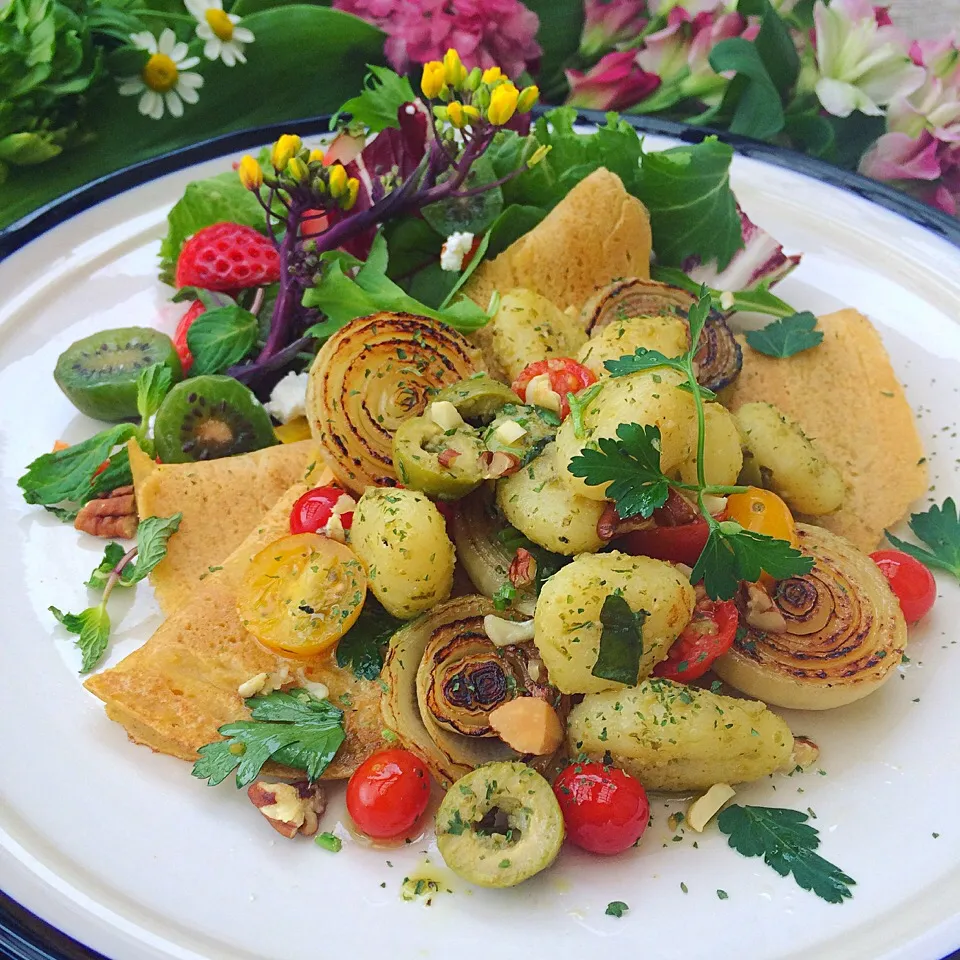 Snapdishの料理写真:Vege lunch🍴 Whole wheat crape* Potato gnocchi Basil sauce with olive, tomato,picolos* Green Salad*|⋆͛*͛wandering.cat⋆͛*͛さん