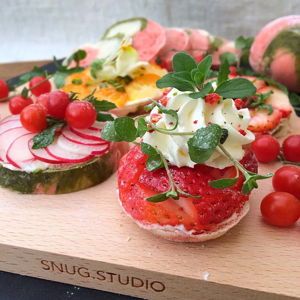 Snapdishの料理写真:Homemade bread Strawberry Tartine*|⋆͛*͛wandering.cat⋆͛*͛さん