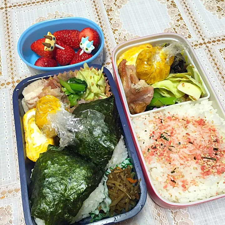 Snapdishの料理写真:お弁当 鳥モモのレモン醤油焼き、カボチャのサラダ、しらす卵焼き、小松菜翡翠炒め、しゃけむすび等|Sawaさん