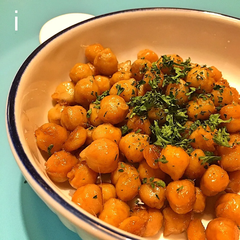 ひよこ豆のアンチョビ炒め 【Fried  chick peas w/ anchovy】|izoomさん