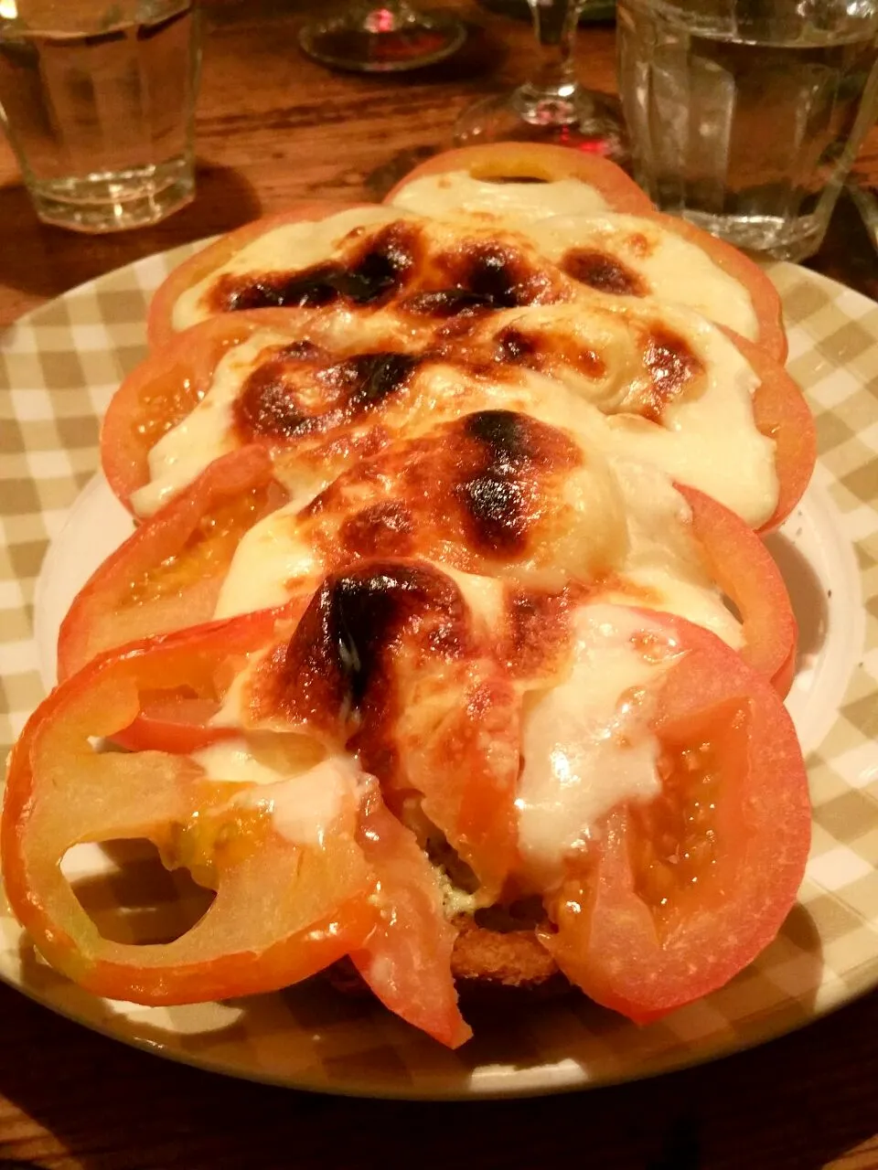 Toast with tomato, cheese and pesto|Cherryさん