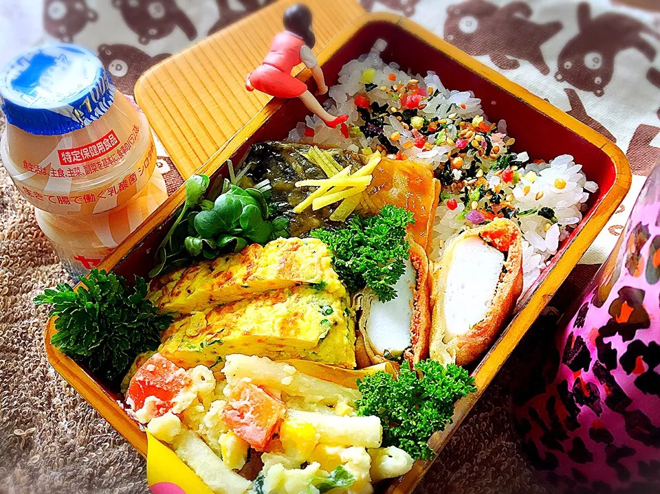 鯖みそ煮&花エビと豆苗のスパニッシュオムレツ&大葉明太揚げ&マカロニポテトサラダお弁当♪|桃実さん