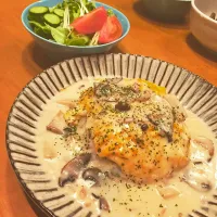 Snapdishの料理写真:ふわとろ玉子のホワイトソースオムライス|samanthaさん