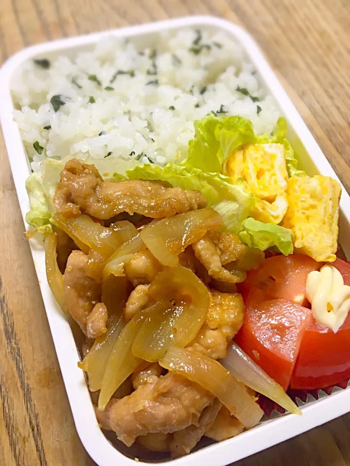 今日のお弁当
甘さ控えめ生姜焼き
甘い出汁巻き
大葉ごはん
丸ごとミディトマト|akiさん