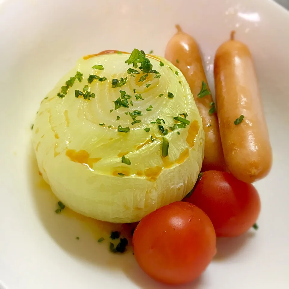 新玉ねぎのレンジ蒸し バター醤油|水野愛日(ミズノマナビ)さん