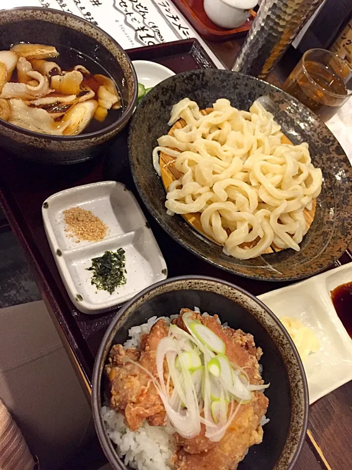 ランチ 手打肉うどん 唐揚げ丼つき|ゆかりすさん