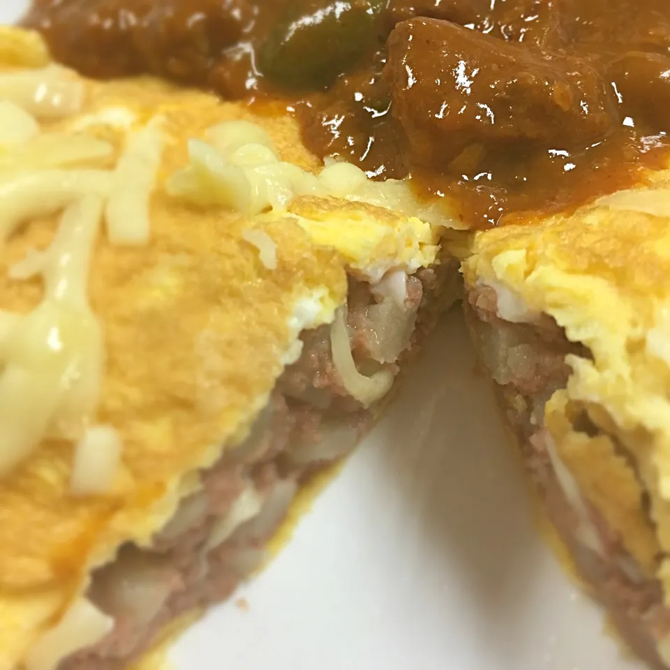 Corned beef hash omelette with chili コーンビーフハッシュのオムレツ、チリ添え|Mama Kathi Dinerさん