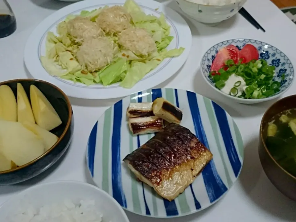 サバの塩焼き・いか焼売・冷奴・ワカメと卵のスープ|chocoさん