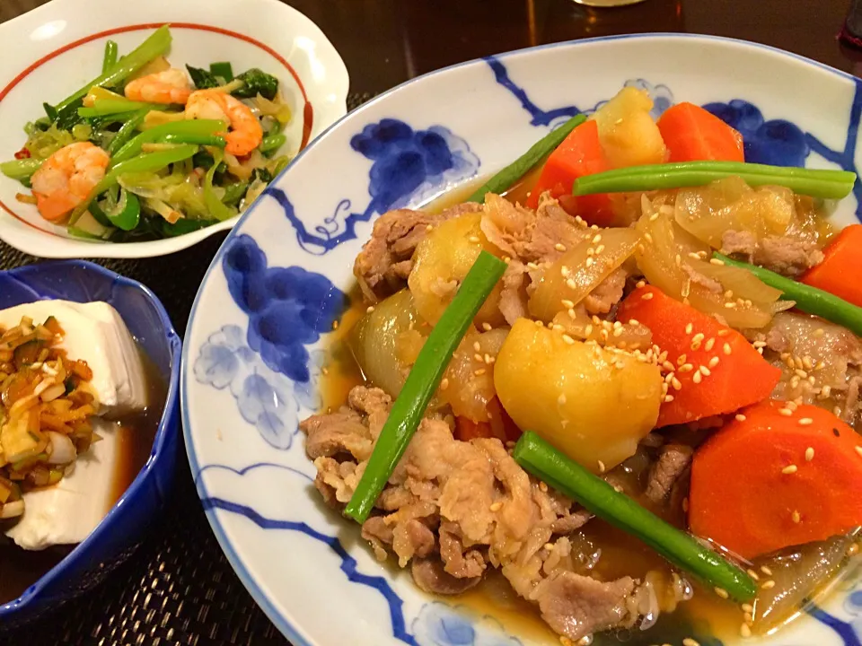 Snapdishの料理写真:豚肉の肉じゃが、海老と小松菜の中華炒め、薬味醤油冷奴|Jun  Sakamotoさん