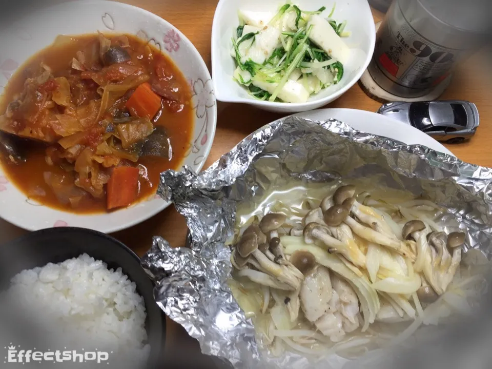 Snapdishの料理写真:3/24晩ご飯は鱈の柚子味噌ホイル焼き、長芋と水菜の酢味噌和え、定番野菜のトマトスープ具沢山でお腹イッパイ👍🍶|Asa Eiさん