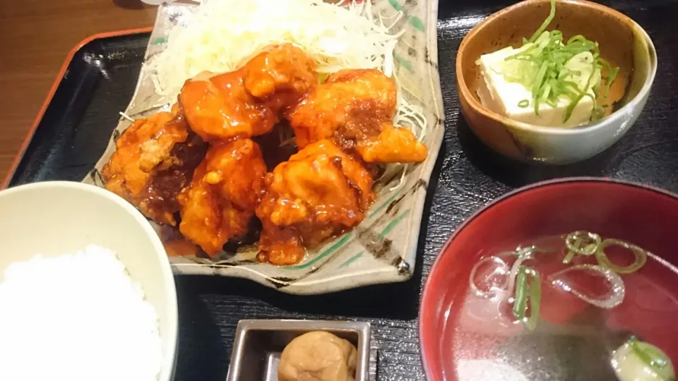 Snapdishの料理写真:鶏カラ甘酢炒め定食|ボンゴさん