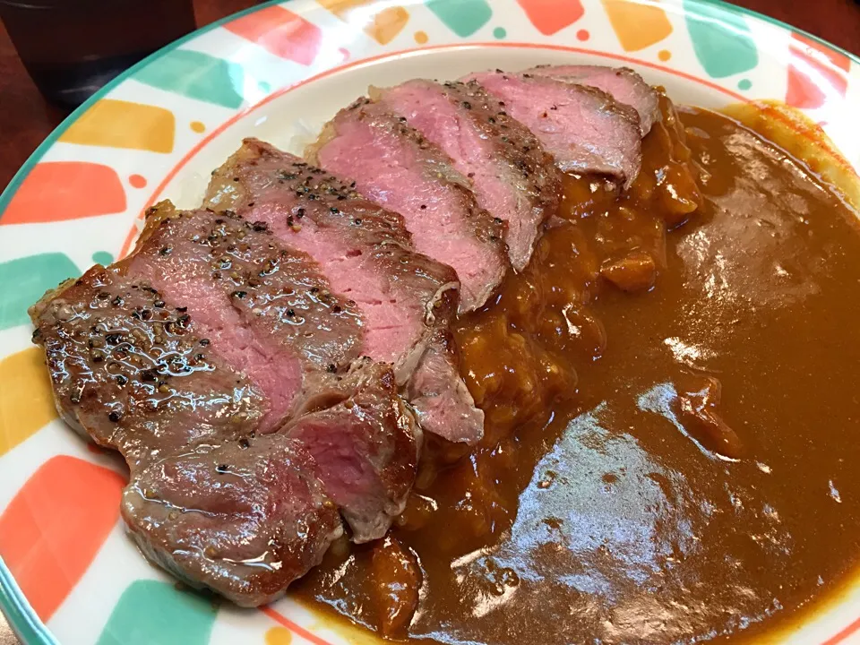 ステーキカレー|マハロ菊池さん