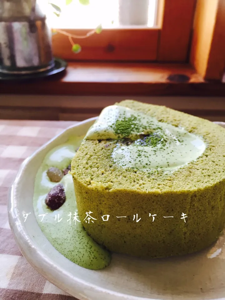 Snapdishの料理写真:ダブル抹茶ロールケーキ|Sachiyo Tanakaさん