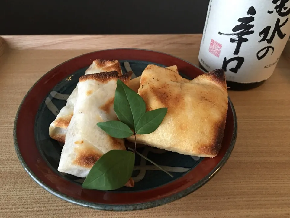 油揚げの玉ねぎ詰め焼き と焼き春巻き  もう！美味しくて幸せです✨|akemi🐝さん