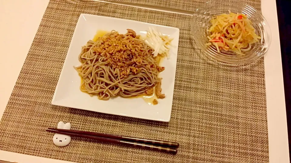 Snapdishの料理写真:今日の夕食　坦々そば、もやしサラダ|pinknari🐰🌈さん