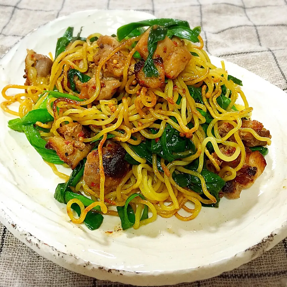 親鶏のスパイス焼きで、焼きそば‼️|アッツさん