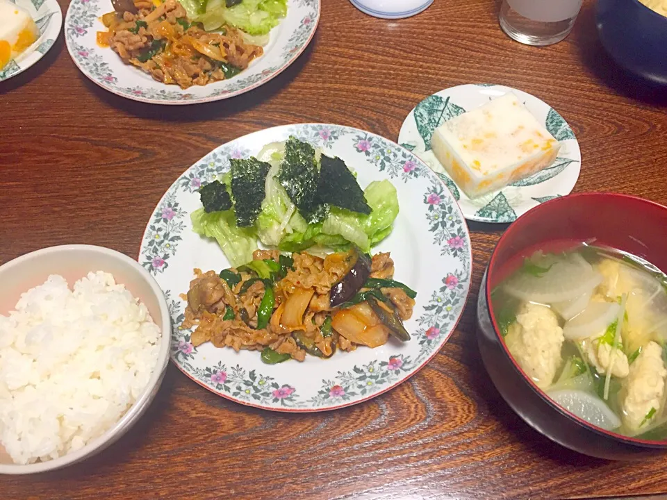 豚キムチと海苔がデカめのチョレギサラダと鶏団子汁！|doalaさん