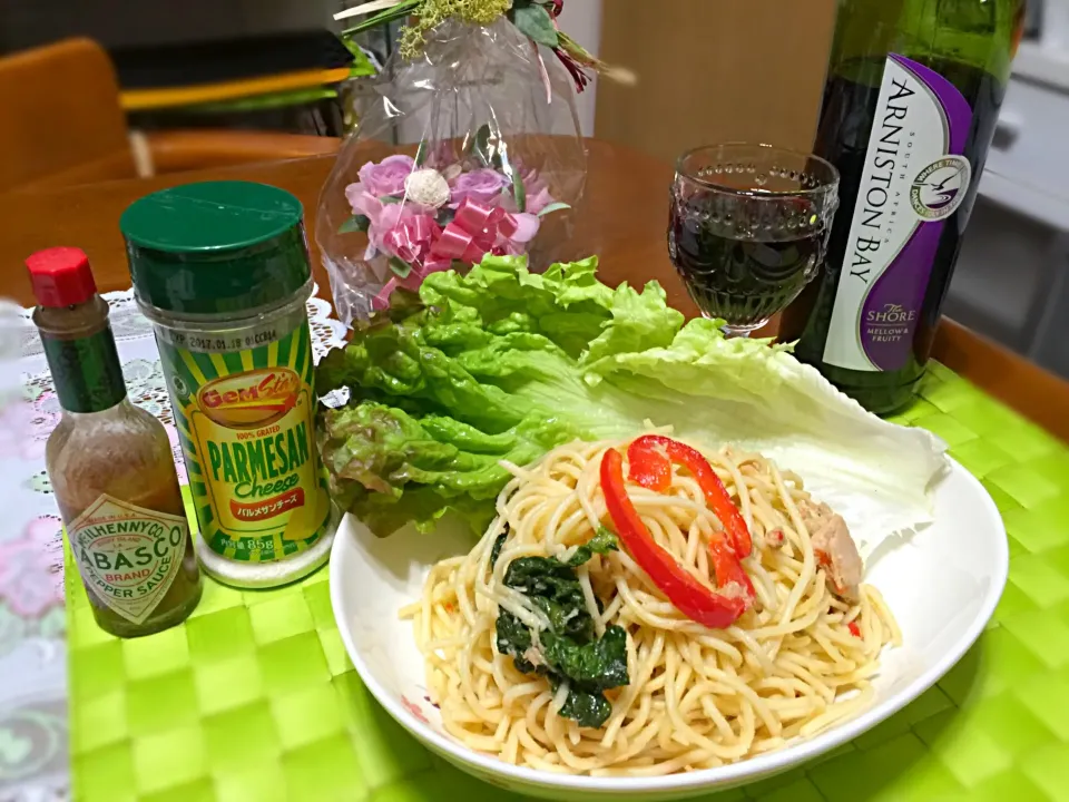 Snapdishの料理写真:ツナと野菜のパスタ🍝🍷|マニラ男さん