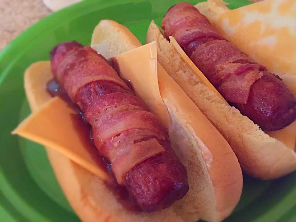 Bacon wrapped fried hot dogs!|TJ McAfoosさん