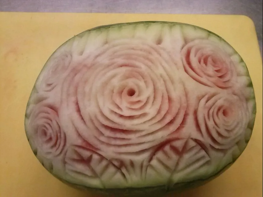 Watermelon carving.|joe suegrimさん