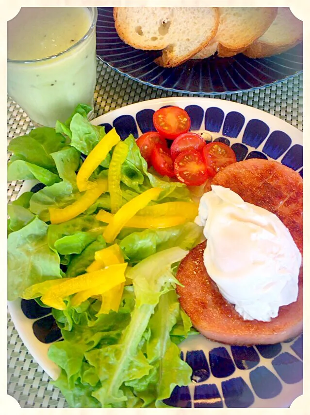 今日の朝ごはん✨
酵素ジュース🍹を添えて😋|タエさん