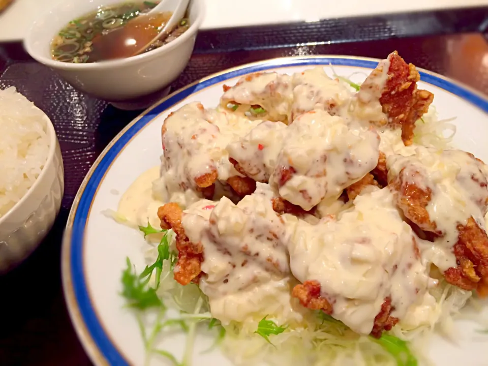 春の桜姫どりのチキンタルタルランチ in 小背簍|ひでちんさん