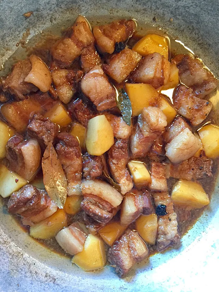 Pork Adobo with Potatoes|Tito Jickain Recososa Jrさん