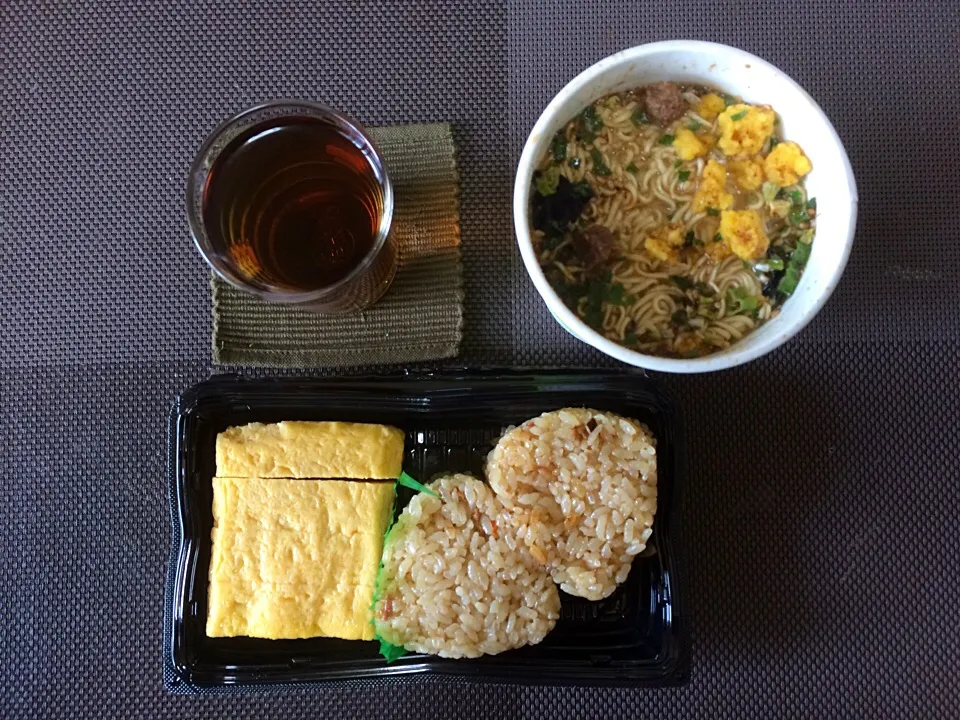 だし巻玉子と鶏めし•醤油豚骨ラーメン|ばーさんさん