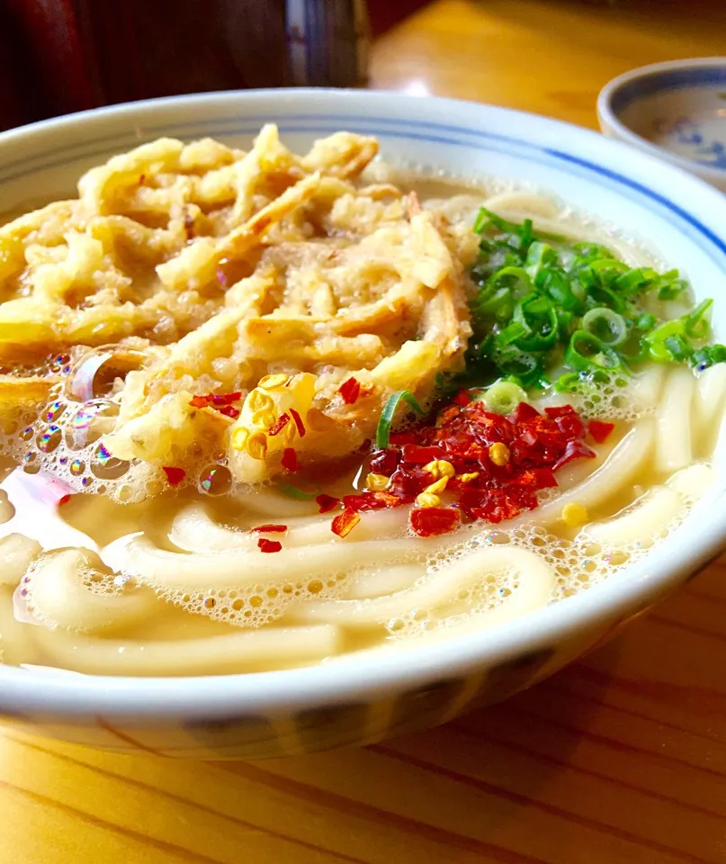 久留米荘のゴボウ天うどん🍜久々の懐かしい味でした😋|keikoさん