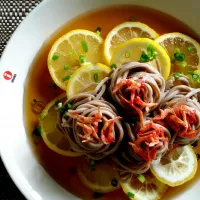 Snapdishの料理写真:レモン蕎麦～桜エビのせ🌸