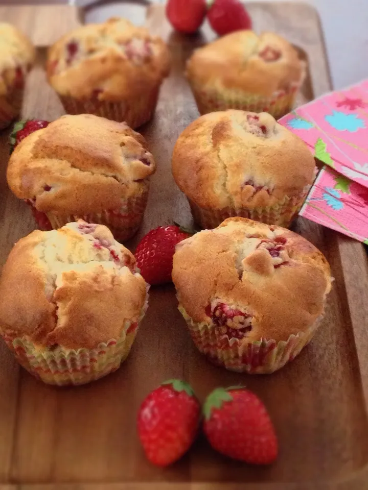 コピーしました😆💕💕リーチさんのフレッシュ苺のミルキーマフィン🍓|hannahさん