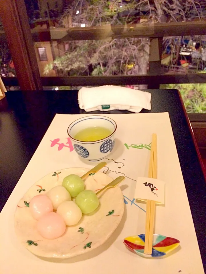 Snapdishの料理写真:花見団子、桜の煎茶|ゆうみさん