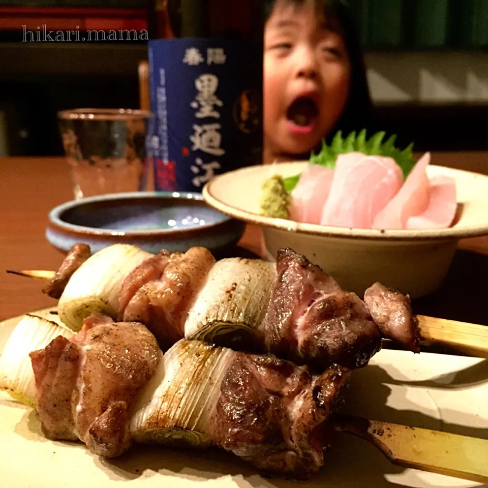 石巻.墨廼江に...いわい鶏の焼き鳥とグルメ醤油でいただくカジキ刺身を合わせて乾杯🍶✨|ひかりママさん