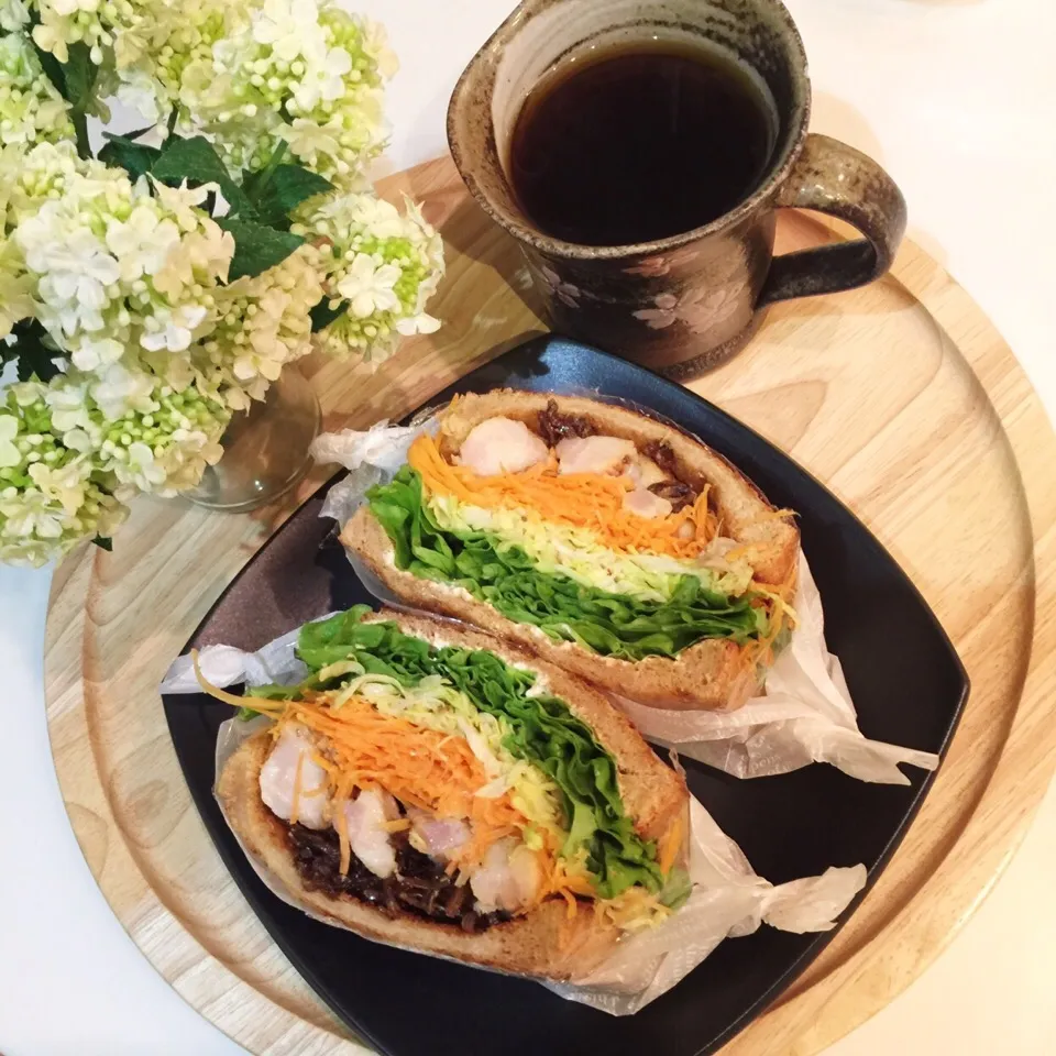 3/27❤︎冷やし塩ぼんじり焼き鳥といかなごくぎ煮、クリームチーズ、緑黄色野菜たっぷりトーストサンドイッチ❤︎|Makinsさん