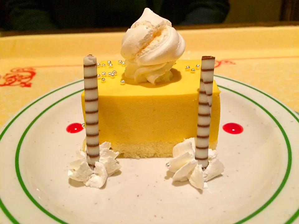 Snapdishの料理写真:マンゴームースケーキ|773さん