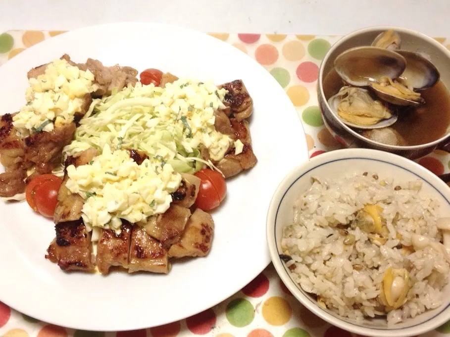 鶏のソテータルタルソースかけ・あさりのお味噌汁・あさりの炊き込みごはん|美也子さん