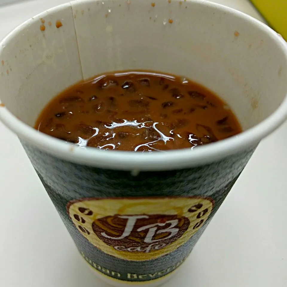 Snapdishの料理写真:職場にドトールコーヒーの自販機入った!! コーヒーじゃなくて、アイスココア　#アイスココア　#カップコーヒー　#ドトールコーヒー|sakumaさん