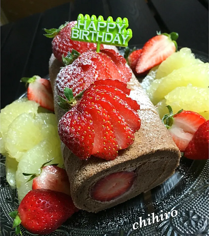 りずむちゃんの料理 シフォンロールケーキ✨で婿殿のお誕生日パーチー🎶|川上千尋さん