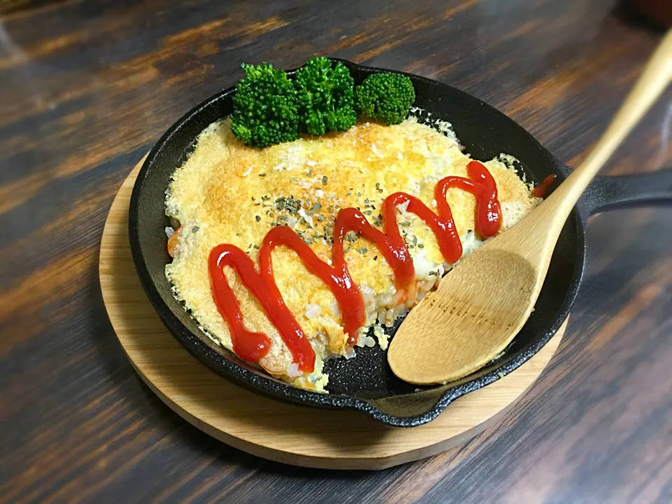 Snapdishの料理写真:めぐぴょんさんの料理 チーズ入りスフレオムライス|いしくん。（たまご王子🥚🐣🐥🐔）さん