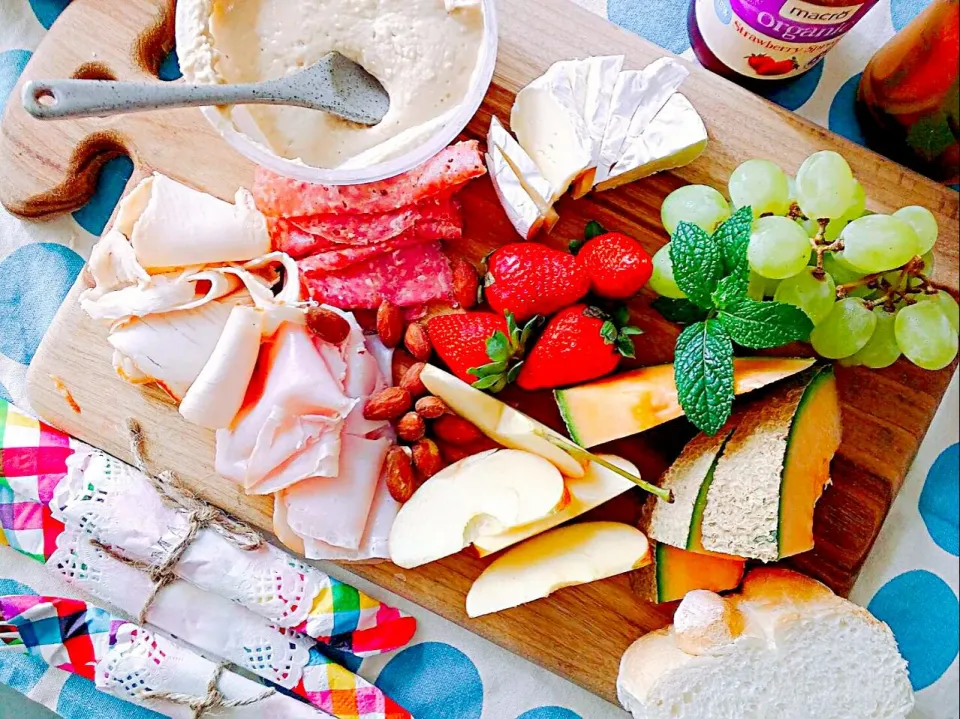 Fruits & nut& cheese plater for Easter breakfast #Easter #healthconcious|noriko takiyama のりねぇですさん