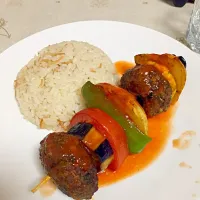 Snapdishの料理写真:Sis kotfe kebabi 串刺しケバブ #turkish #style #meatball #kofte #oven|bernaさん