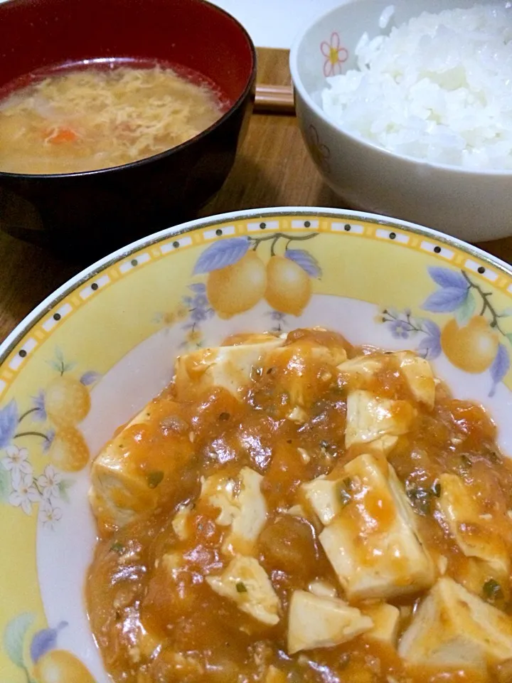 Snapdishの料理写真:麻婆豆腐と玉子の中華スープ😋|ちくわさん