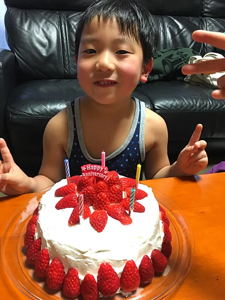 Snapdishの料理写真:次男 お誕生日おめでとう！ノンエッグケーキ❤️|Yoko  Ikedaさん